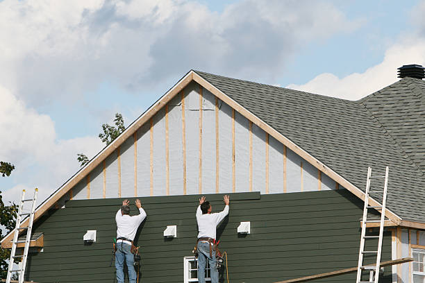 Professional Siding Replacement technician working in Palmyra, IN